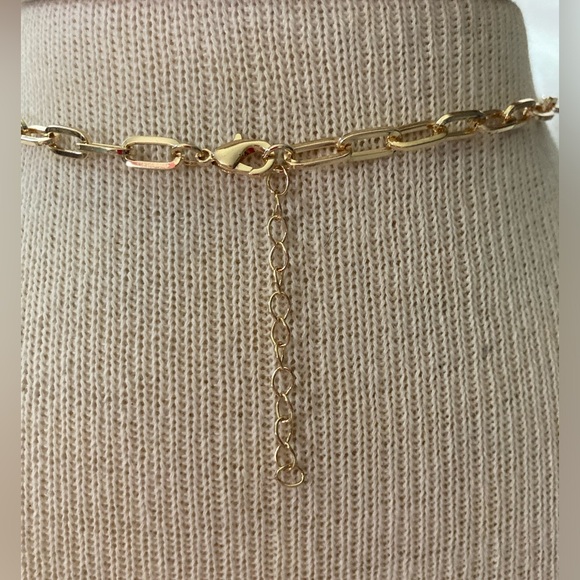 NWOT Paperclip Pearl letter “A” gold necklace - Picture 5 of 7